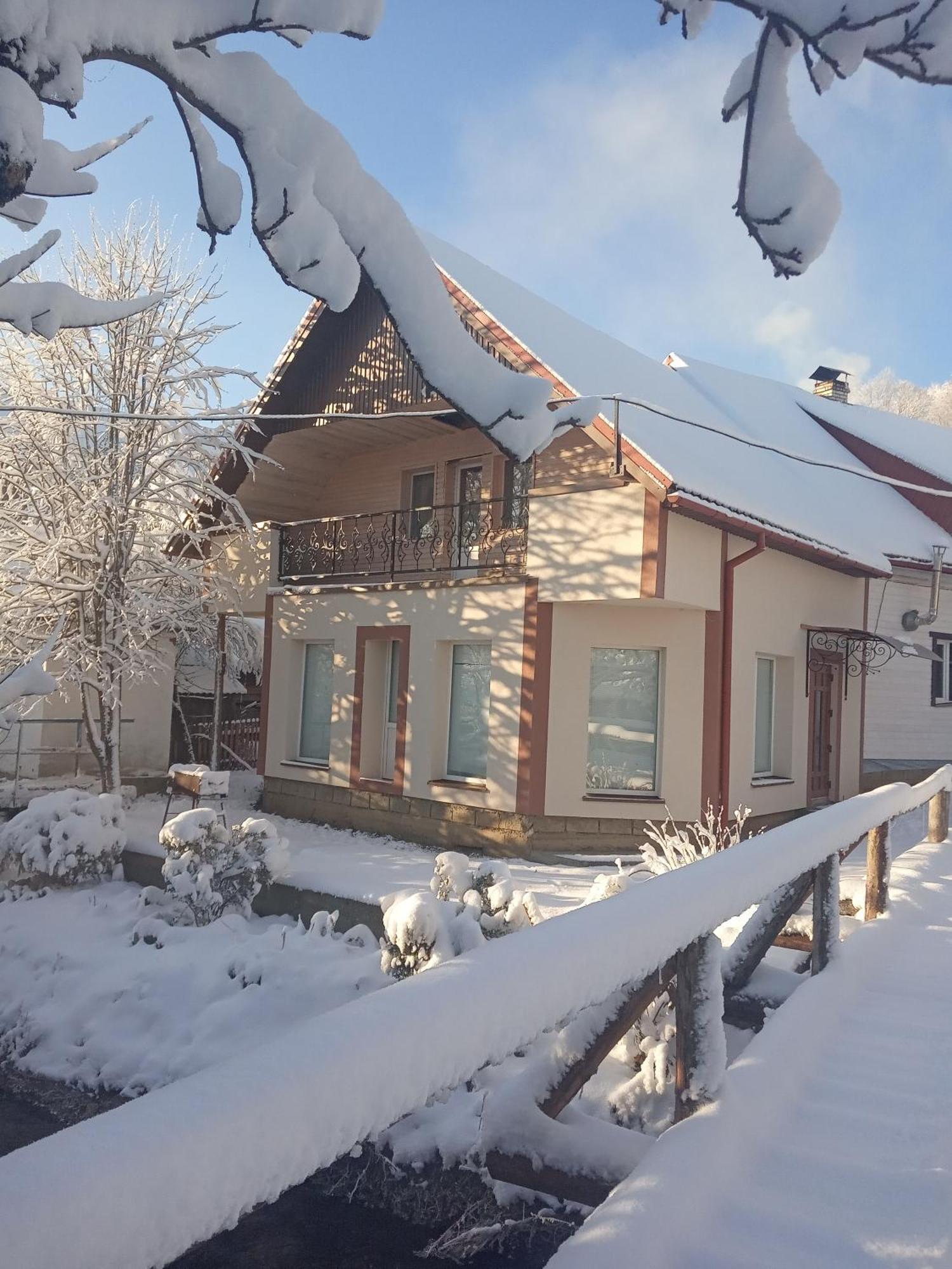 У Олега Hotel Verkhne-Studenyy Exterior photo